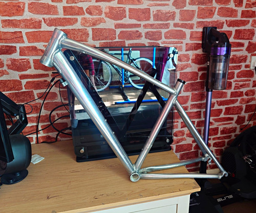 Bianchi road bike frame - frame, alu